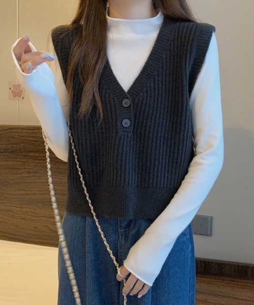 Yori ヨリ Vネックニットミニジレ【2025SM】 38サイズ Yori ヨリ Vネックニットミニジレ【2025SM】 38サイズ