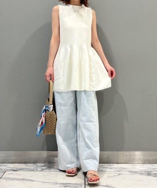 新品同様【JIL SANDER】ざっくり編みノースリーブニット ギャラリー：ジル サンダーらしいヒネリの効いたシルエットを