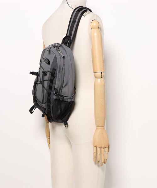 THE NORTH FACE グレー ショルダーバッグ THE NORTH FACE（ザ ノースフェイス） ショルダーバッグ FREE グレー