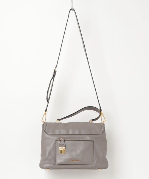 miu miu ブラウンショルダーバッグ miu miu（ミュウミュウ） ショルダーバッグ - ブラウン レディース