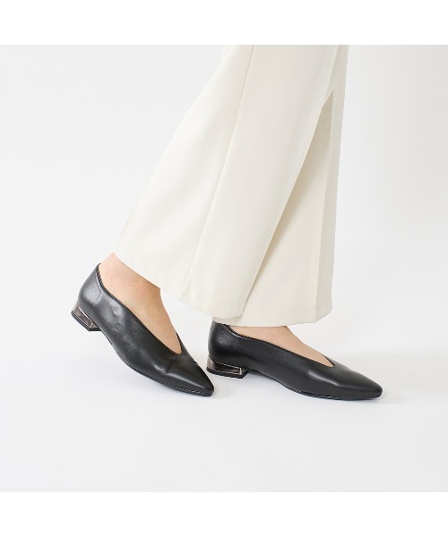 Mode et Jacomo（モードエジャコモ） パンプス Uカットフラット