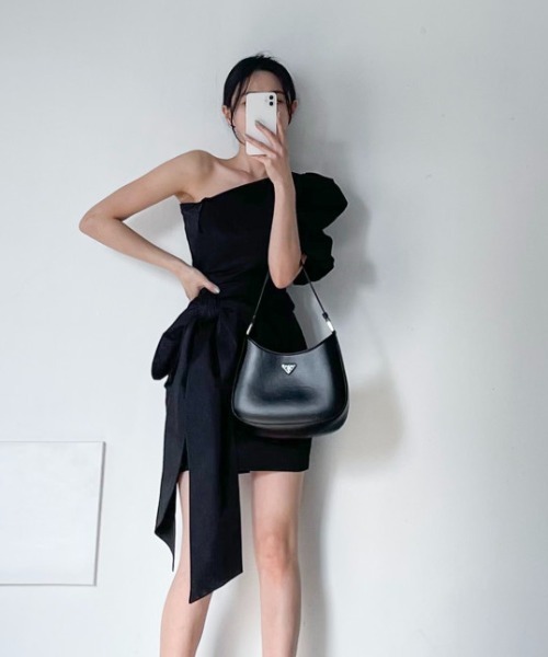 完売品　curensology オフショルダーワンピース　ブラック FAVORITO ワンピース オフショルダーワンピース : ZOZOTOWN Yahoo!店