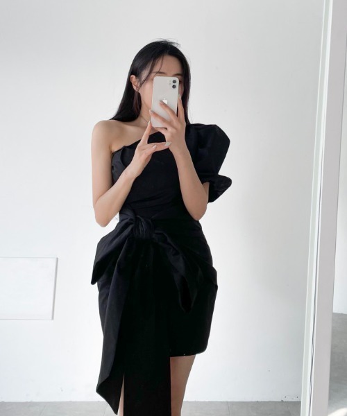 完売品　curensology オフショルダーワンピース　ブラック FAVORITO ワンピース オフショルダーワンピース : ZOZOTOWN Yahoo!店