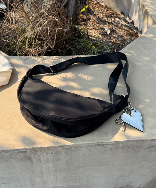 RENAME（リネーム） ショルダーバッグ バッグ 2way ハーフムーン 軽量