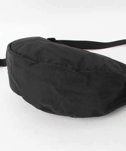 NIKE（ナイキ） ショルダーバッグ オーラ CRESCENT クロスボディ
