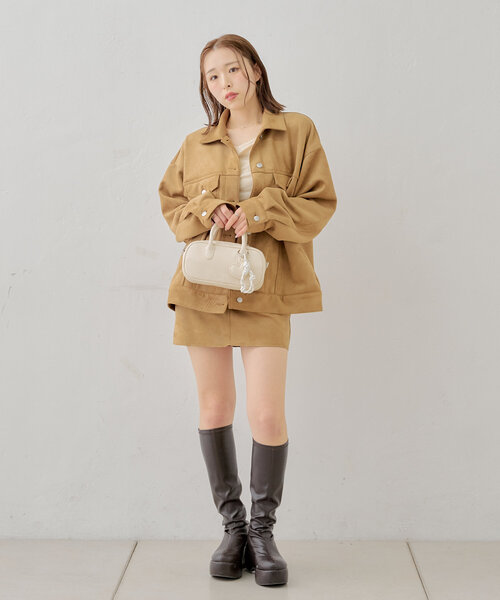 【美品】イアハピヨネ　コロンボストンバッグ　ハートチャームつき Chico ボストンバッグ ハートチャーム付き横長ボストンバッグ
