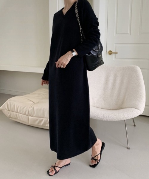 Aelina ワンピース Vネックベルト付きロングニットワンピース