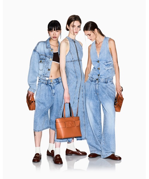 ARMANI EXCHANGE ワンピース 「A|X アルマーニ エクスチェンジ」ライト