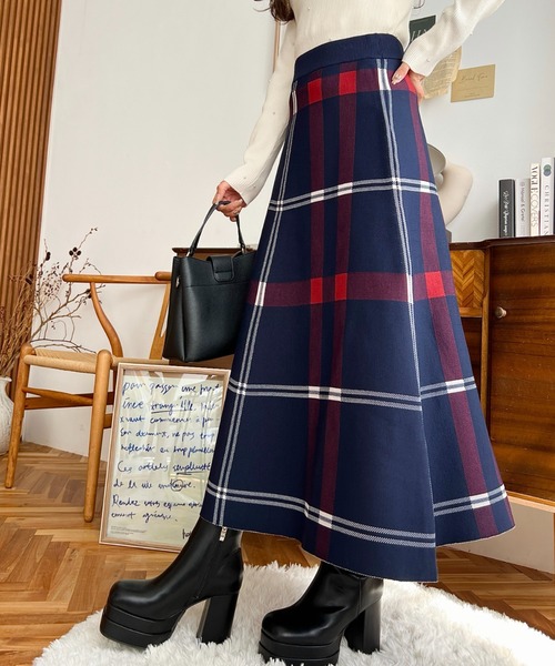 新品タグ付き・バーバリー ロンドン チェック柄タイトスカート フレア