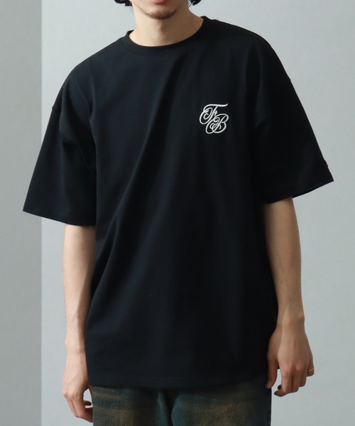 【新品】　FUBU Tシャツ ブラック　大判プリント　ゴールド　黒　銀　ロゴ 東京通販サイト 【新品】 FUBU Tシャツ ブラック 大判プリント