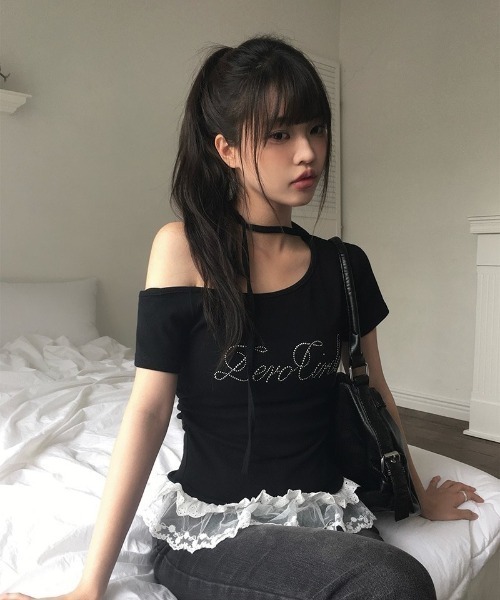anyonemore tシャツ 裾レースフリルワンオフショルダーキュービック