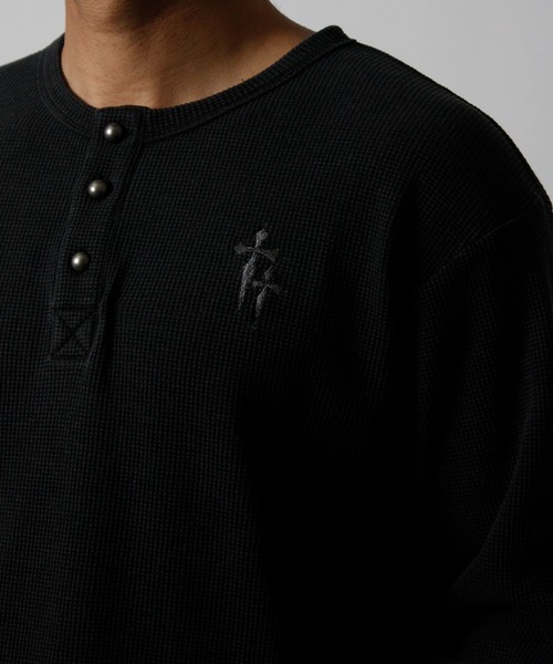 NYLAUS（ナイラス） tシャツ 「NYS」2026新作 ショート丈 クロス刺繍