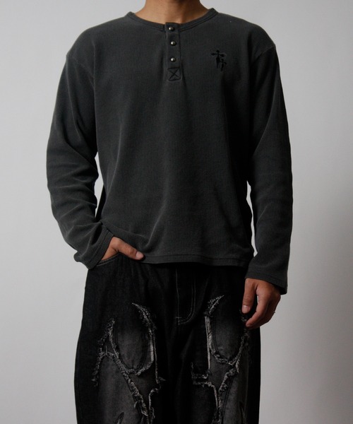 NYLAUS（ナイラス） tシャツ 「NYS」2026新作 ショート丈 クロス刺繍