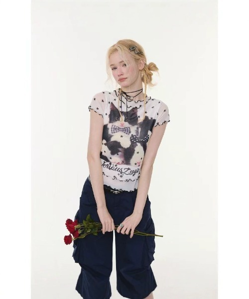 PUTUMAYO 天使プリント 半袖首元リボン付きフリルTシャツ レア品y2k tシャツ 半袖 Y2K 子ネコリボンプリント＋星柄メロウカットクロップ T