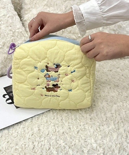 ゆきちゃん様☆コヤンイサムチョン☆大きめころりんポーチ　リボン刺繍キルト　リボン ころりんポーチ コヤンイサムチョン - メルカリ