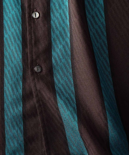 「SHAREEF」 半袖シャツ 3 グレー メンズの画像