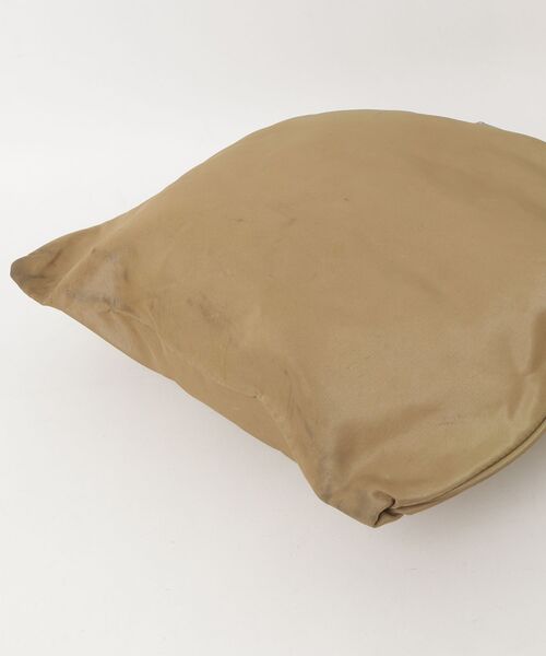 PRADA（プラダ） ナイロン 三角ロゴ ショルダーバッグ - ベージュ