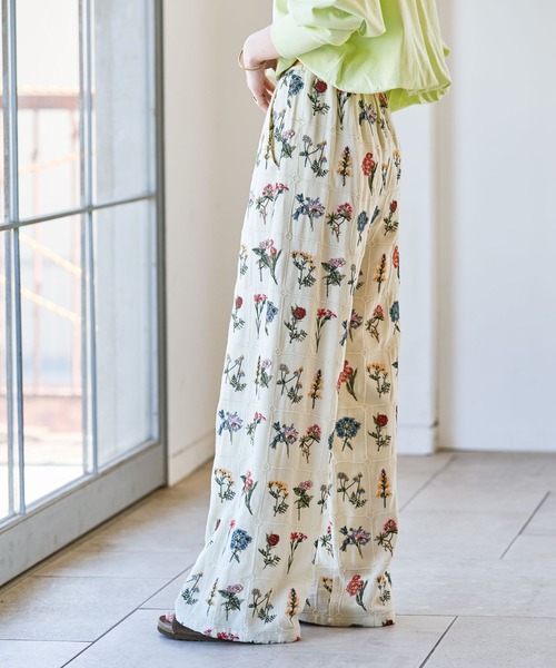 ワイドパンツ パンツ モチーフ刺繍パンツ レディースの画像