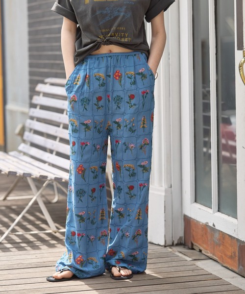 ワイドパンツ パンツ モチーフ刺繍パンツ レディースの画像