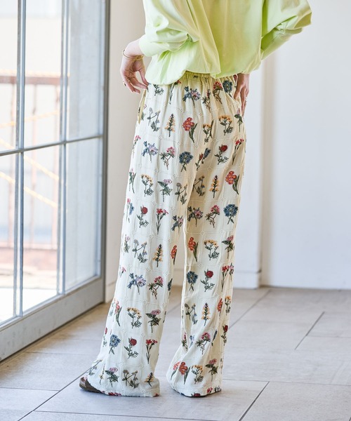 ワイドパンツ パンツ モチーフ刺繍パンツ レディースの画像