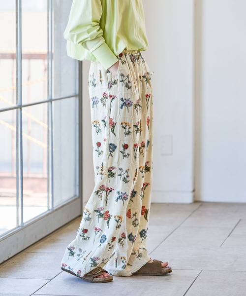 ワイドパンツ パンツ モチーフ刺繍パンツ レディースの画像
