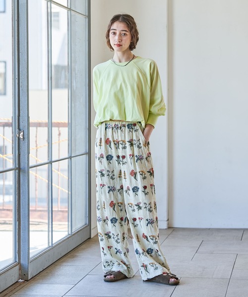 ワイドパンツ パンツ モチーフ刺繍パンツ レディースの画像