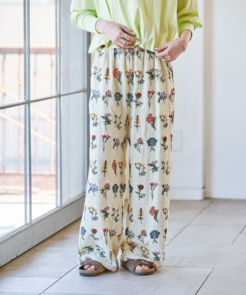 ワイドパンツ パンツ モチーフ刺繍パンツ レディースの画像