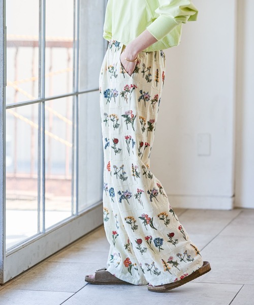 ワイドパンツ パンツ モチーフ刺繍パンツ レディースの画像