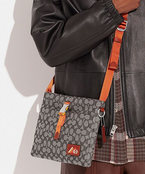 COACH（コーチ） ショルダーバッグ ONE ブラウン系その他 メンズ