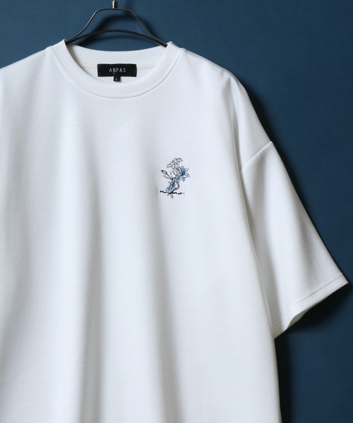 新品、未使用品　antipasto アンティパスト　半袖白Tシャツ 美品 人気のアンティパスト 半袖 白 ホワイト 刺繍 Tシャツ