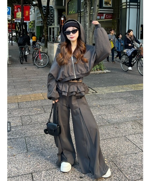 専用darich☆ユーズドルックフリルスウェットパンツ&パーカー2点新品タグ付き 専用darich☆ユーズドルックフリルスウェットパンツ&パーカー2点新品