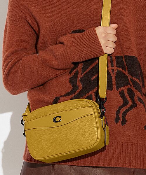 COACH コーチ　ワンハンドショルダーバッグ COACH（コーチ） ショルダーバッグ ONE イエロー系その他 レディース