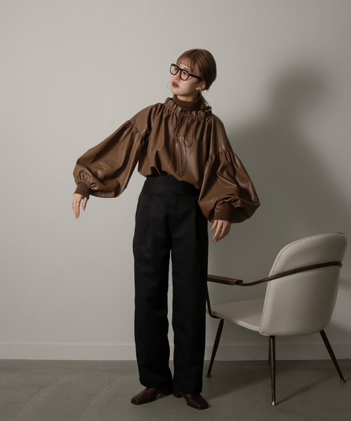 シャツ/ブラウス(長袖/七分) amiur leather volume blouse Amiur（エミレ） シャツ ブラウス leather volume blouse レディース