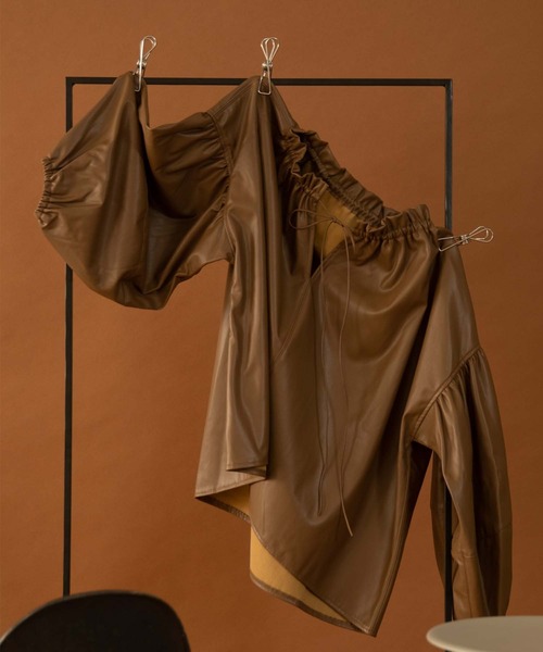 Amiur（エミレ） シャツ ブラウス leather volume blouse レディース