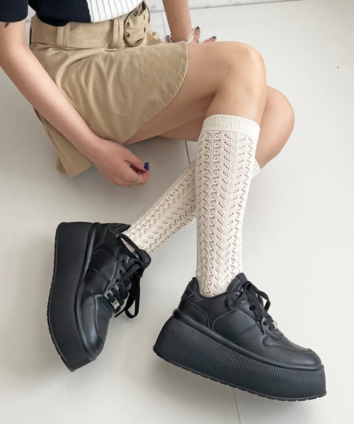 あいちゃんブラック プラットフォームシューズ CHARLES & KEITH アシメトリック プラットフォームサンダル 【再