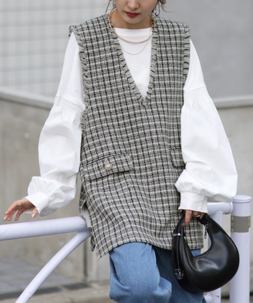 HUG.U（ハグユー） ベスト ジレ パールボタン付き ツイードVネック