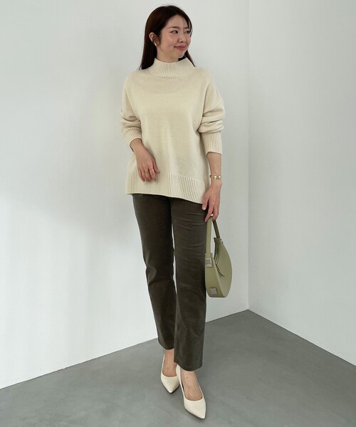 美品 ロエフ LOEFF カシミヤ100% リブハイネックニット オフホワイト 美品 ロエフ LOEFF カシミヤ100% リブハイネックニット オフホワイト