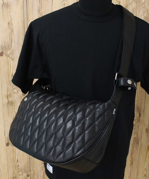 Schott N.Y.C（ショット） ショルダーバッグ PADDED BANANA BAG メンズ