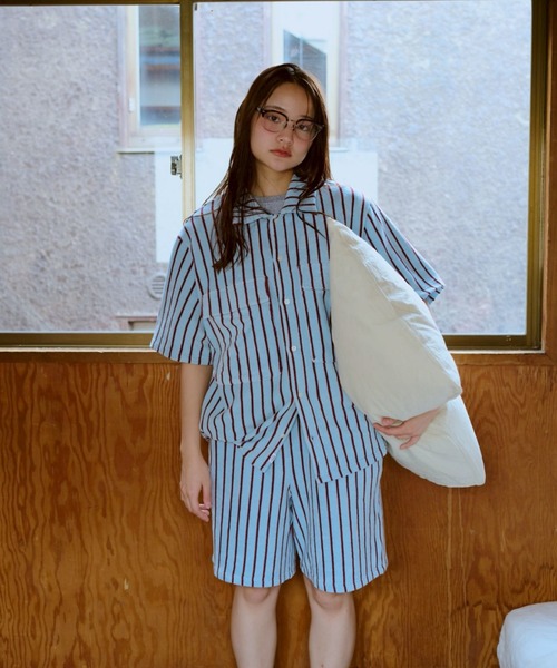 common gull products. パンツ 夏の手のひらの上にあるパンツ