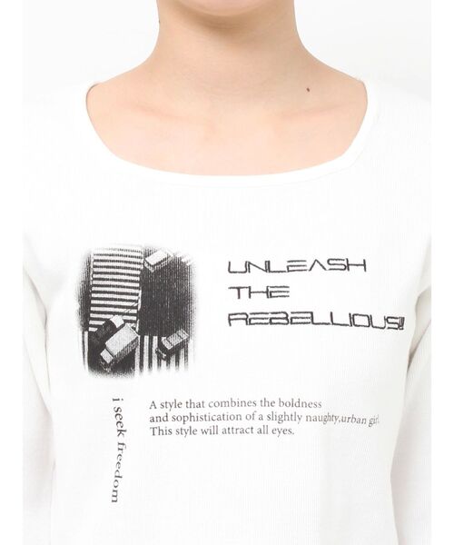 ホワイト クロップドTシャツ メッセージ入り MURUA（ムルーア） tシャツ クロップドメッセージトップス レディース