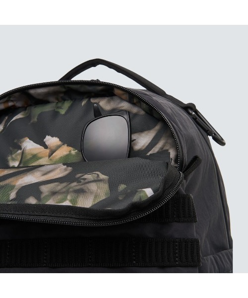 OAKLEY（オークリー） リュック U グレー メンズ : ZOZOTOWN Yahoo!店