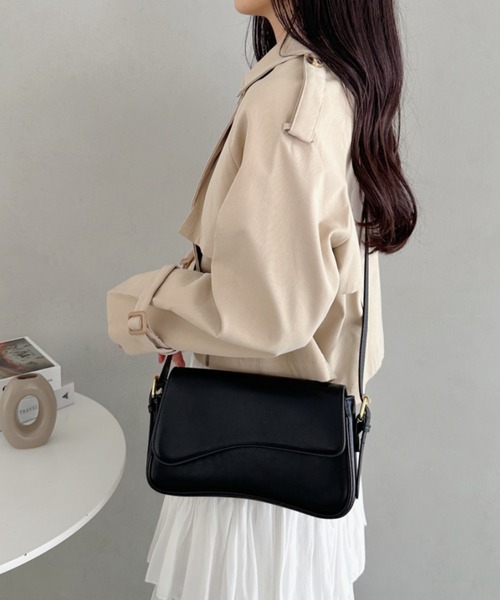 CLEA ハンドバッグ 「2WAY」フラップスクエアショルダーバッグ CLEA ハンドバッグ 「2WAY」フラップスクエアショルダーバッグ
