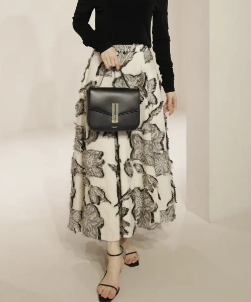 anuans（アニュアンス） スカート ボタニカルフラワーカットジャガード