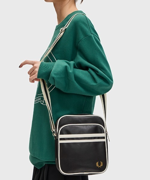 FRED PERRY ショルダーバッグ Classic Side Bag／クラシック