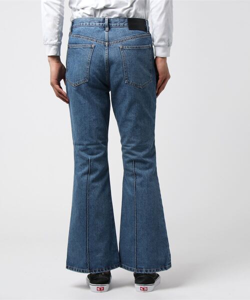 JOHN LAWRENCE SULLIVAN ジーンズ WASHED DENIM FLARED PANTS