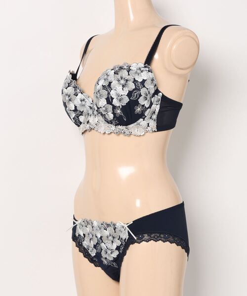 フランスからの美のめぐみ　フラバンジェノール　flavia5点セット LISE CHARMEL】新作ブラ☆GRACE AQUATIQUE☆ハーフカップ (LISE