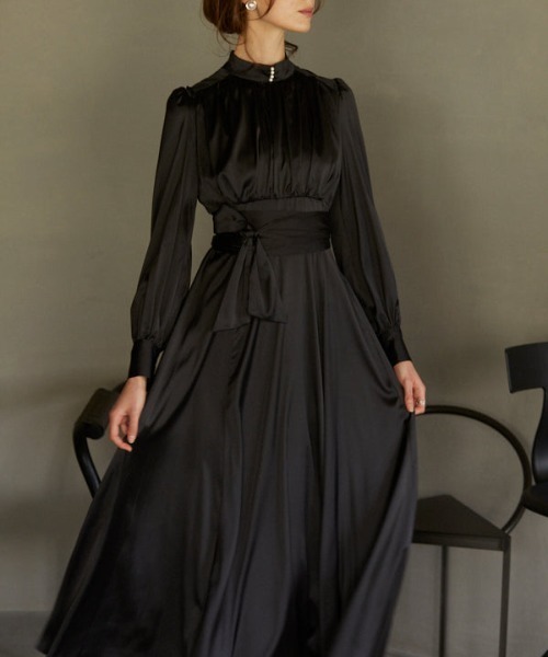 ERADIE（エラディエ） ワンピース Pearl stand satin long dress
