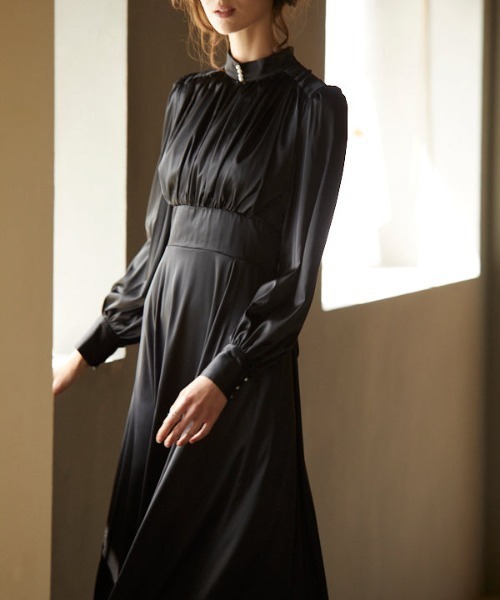 ERADIE（エラディエ） ワンピース Pearl stand satin long dress