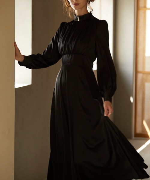 ERADIE（エラディエ） ワンピース Pearl stand satin long dress