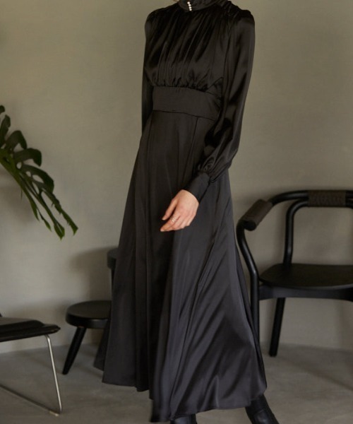 ERADIE（エラディエ） ワンピース Pearl stand satin long dress